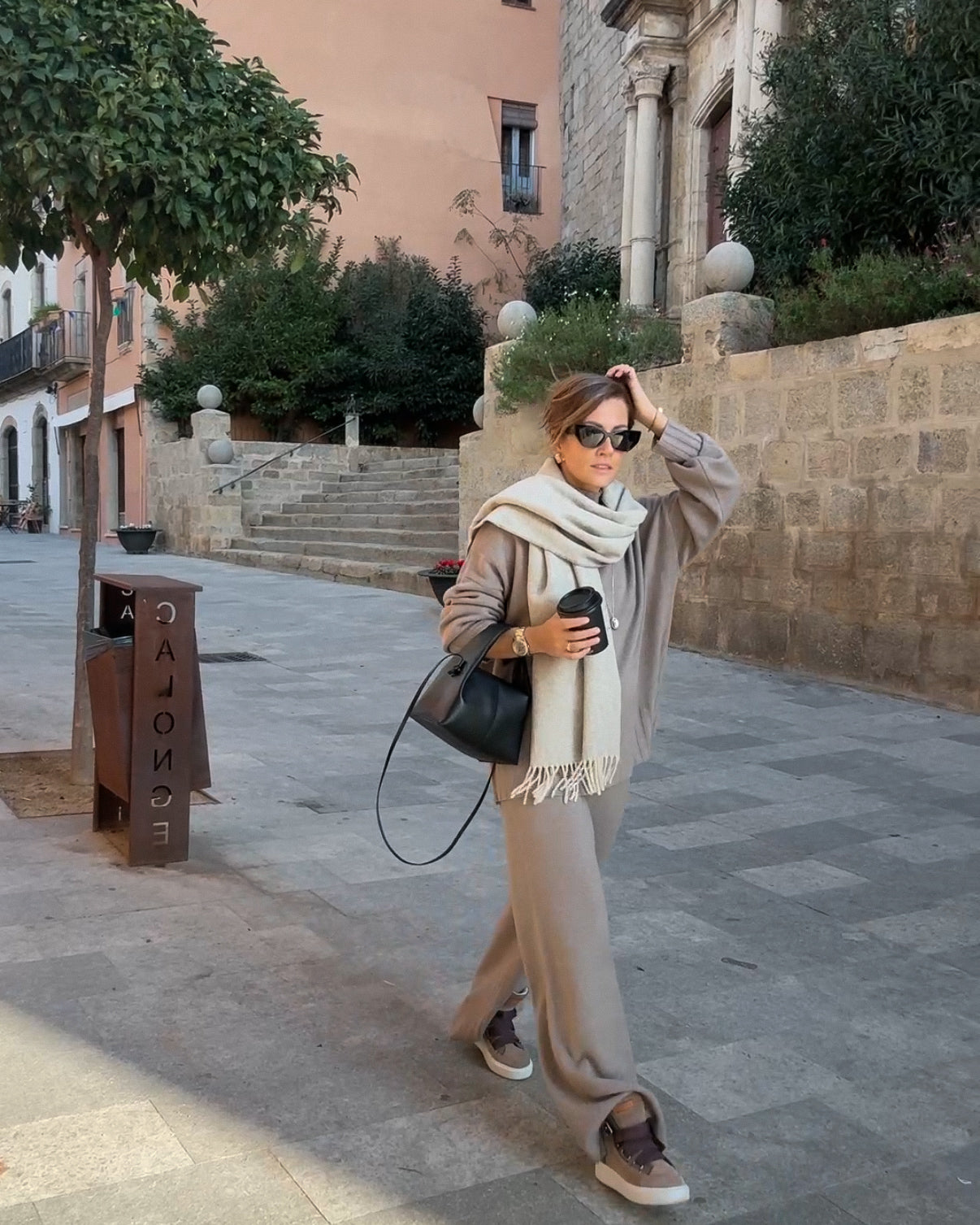 Taupe cashmere and wool blend  set: sweater and trousers
