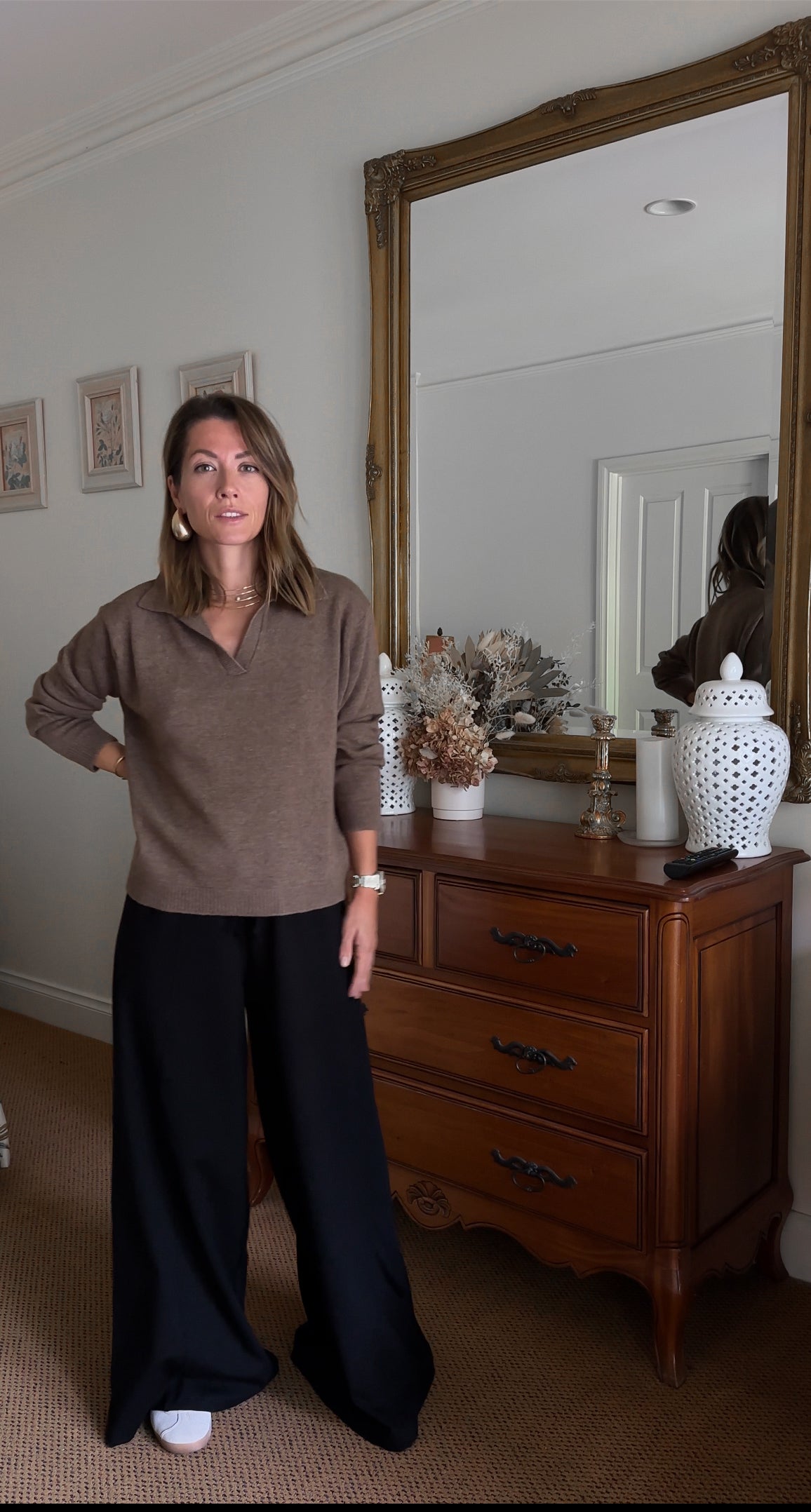 Chestnut v-neck cashmere sweater