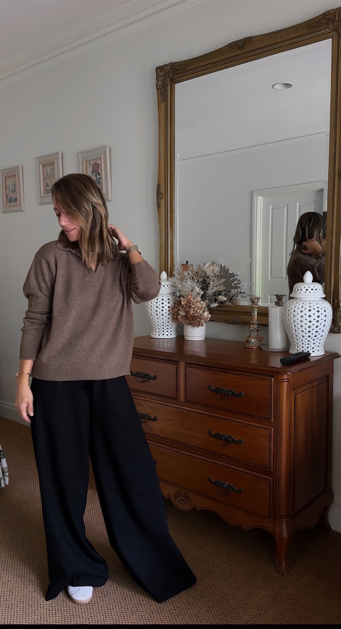 Chestnut v-neck cashmere sweater